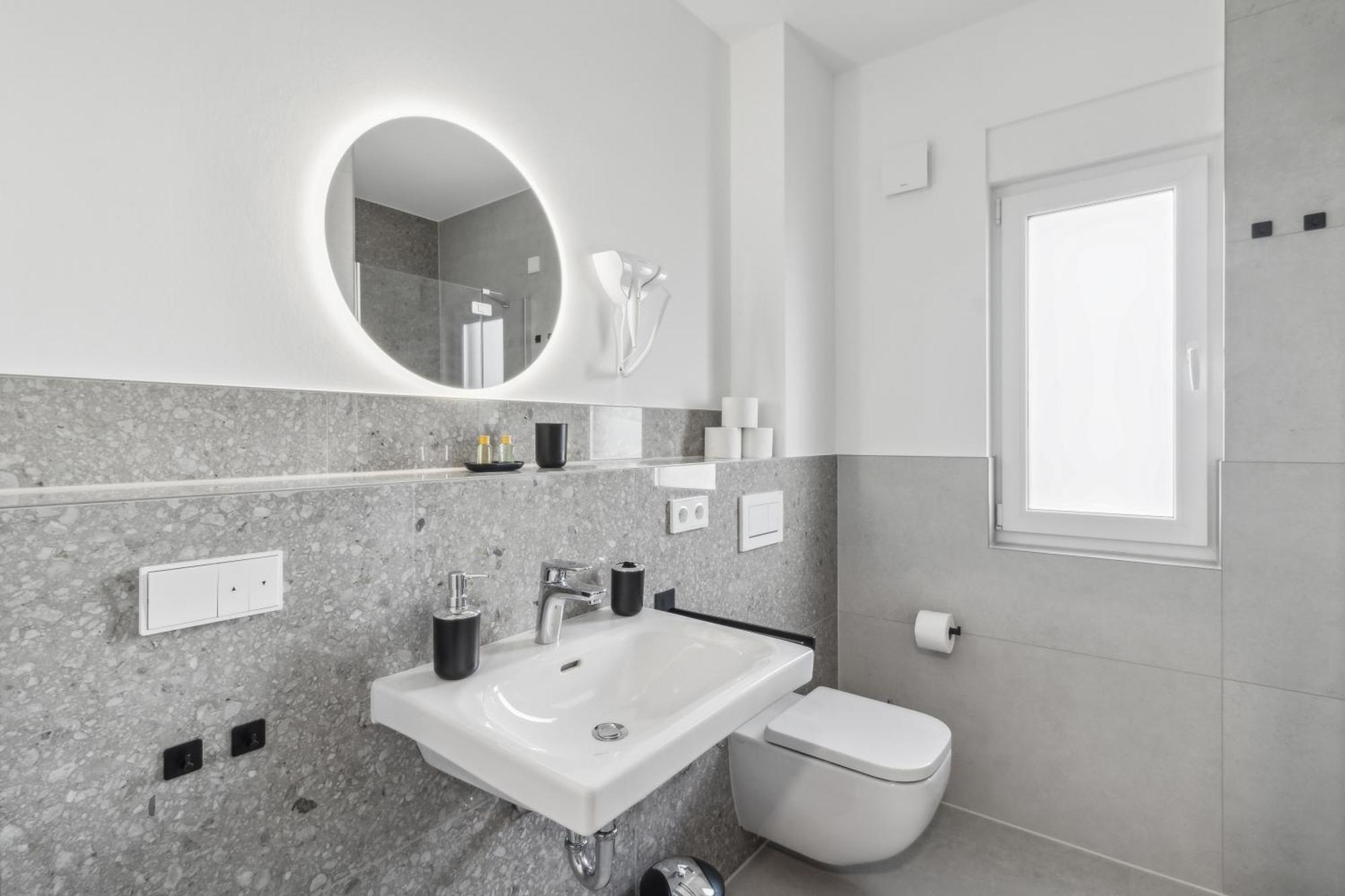 Suite4Me - Moderne Apartments I Kueche I Balkon I Waschmaschine 디에첸바흐 외부 사진